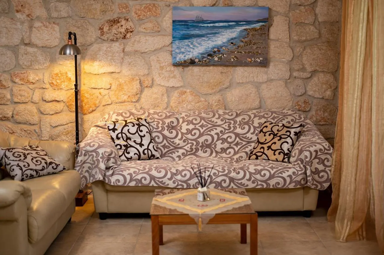 Vila Jordan'S Stone House Siviri